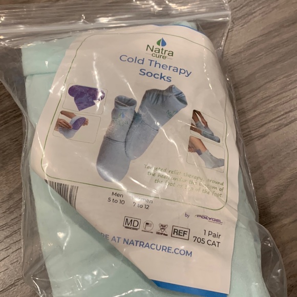 Natra Cure Cold Therapy Socks - Picture 1 of 5